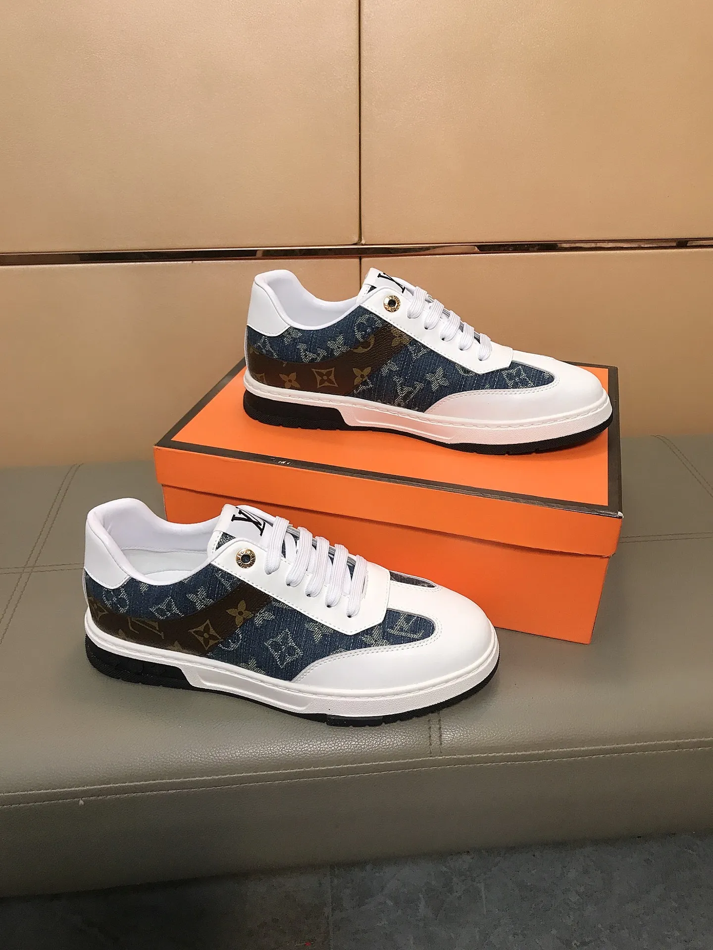 Factory price 400 💰👟👟Louis Vuitton LV ® 🆕New men's casual shoes, 🔛The upper is made of cowhide + brand printed leather splicing design, breathable lining + sheepskin feet, wear-resistant and non-slip outsole, a must-have for driving! Number: 38-44……
